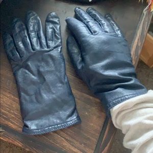 Navy women’s leather gloves